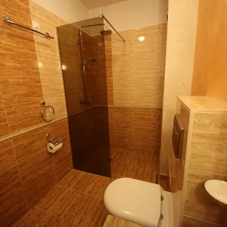 Menada Golden Rainbow Apartman *