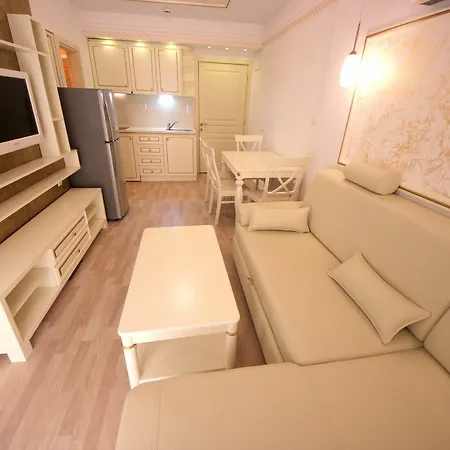 Menada Golden Rainbow Apartman